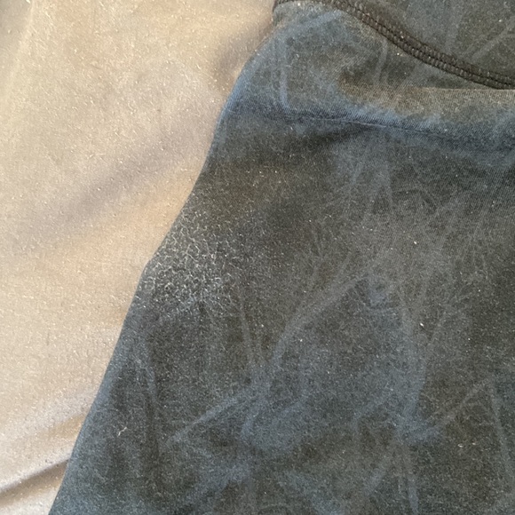 Alo leggings - discontinued pattern! - Picture 5 of 5